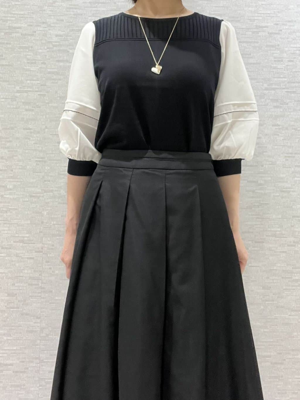 marikoさんの「Reflect｜【WEB先行カラーあり／手洗い可】ジョーゼットスリーブ&times;ニット」を使ったコーディネート