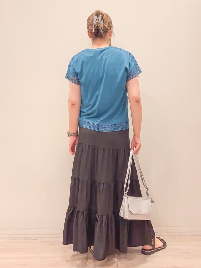 naoさんの「SHOO･LA･RUE｜【S-LL/ひんやり】インせず決まる 楽してきれいなレース付きトップス」を使ったコーディネート
