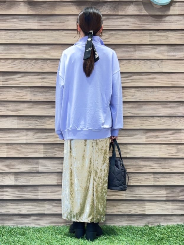 himiさんの「SHOO･LA･RUE｜8色の選べる楽しさ ハーフジップ オーバーサイズスウェット」を使ったコーディネート