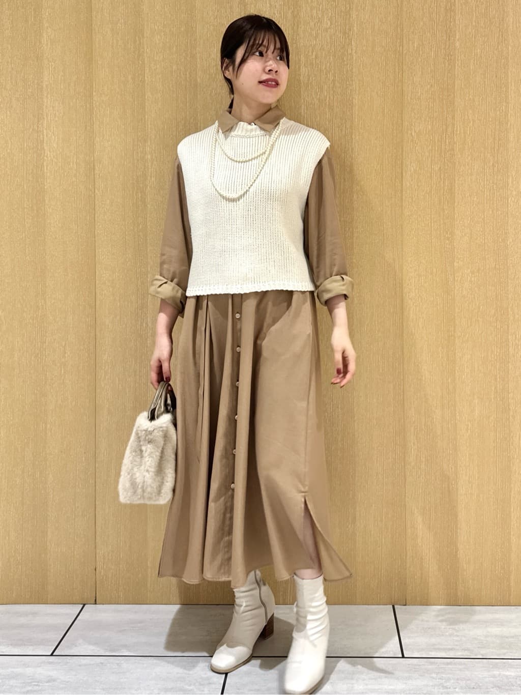 nanaさんの「UNTITLED｜【前開きボタン/ベルト付/羽織シャツ/】2WAYトレンチ風ワンピース」を使ったコーディネート