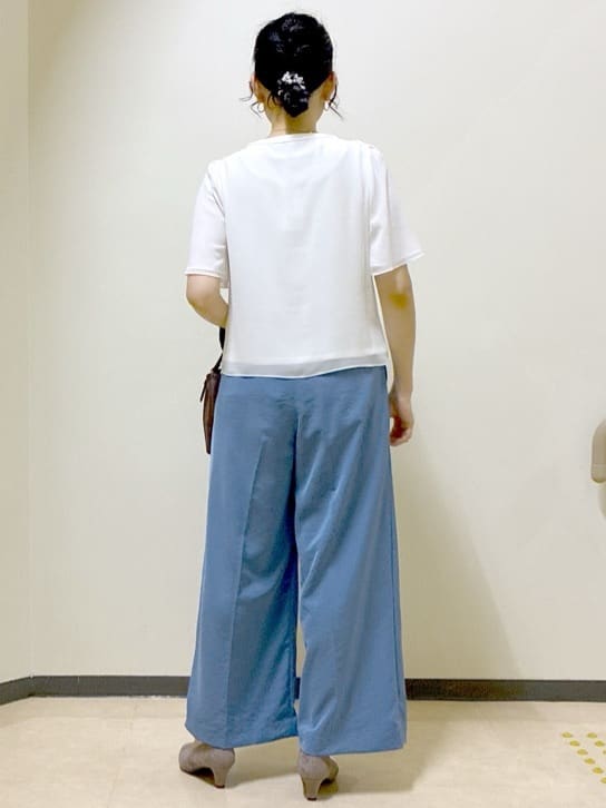  beni_gingerさんの「Reflect｜【一枚着で着映え◎／ジャケットのインナーにも】フロント開きブラウス」を使ったコーディネート