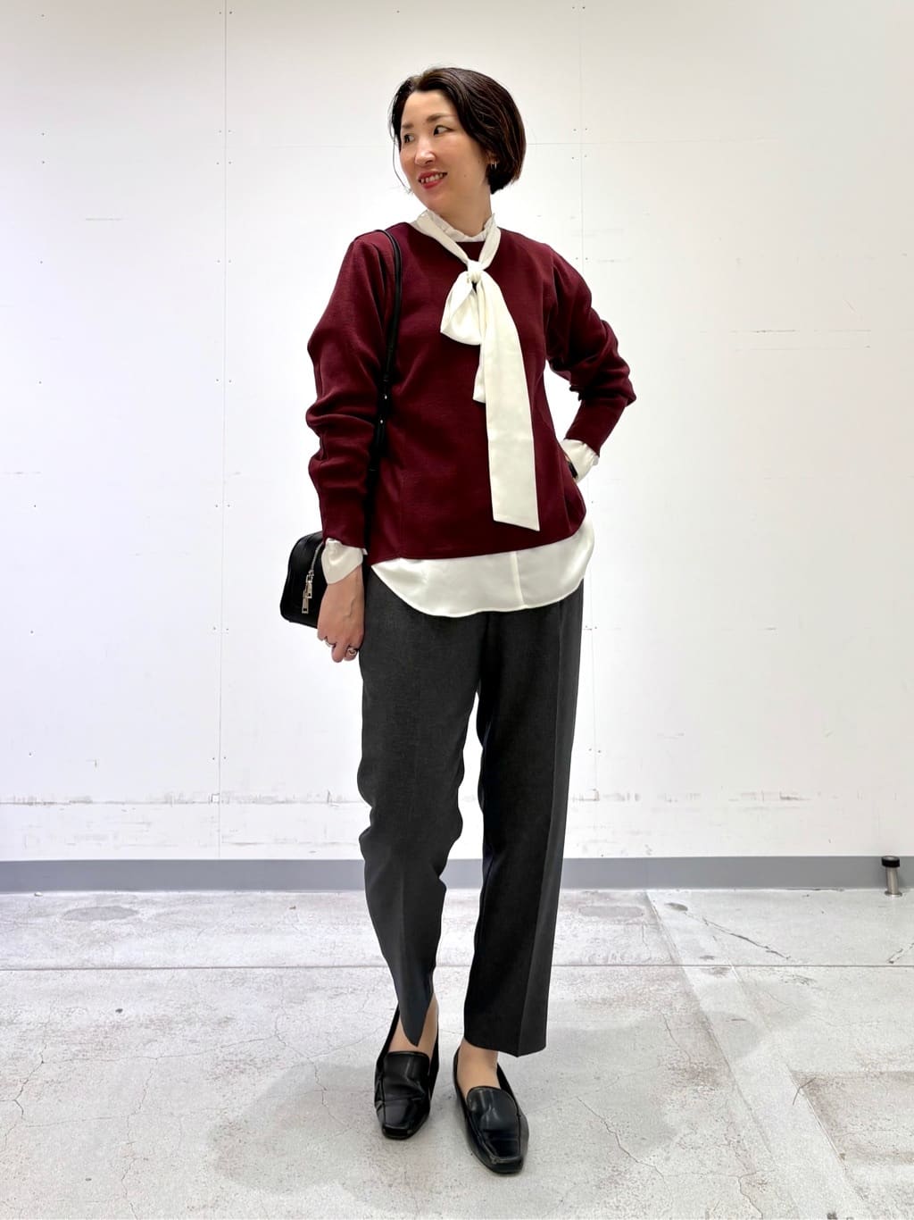 yuriさんの「INDIVI｜【ウール混ラメ素材】Vネック煌めきニット」を使ったコーディネート