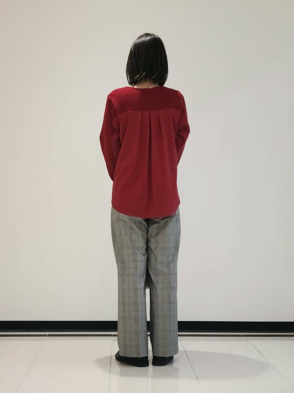 eriさんの「INDIVI｜【洗える／選べる8色】トーンアップニット」を使ったコーディネート