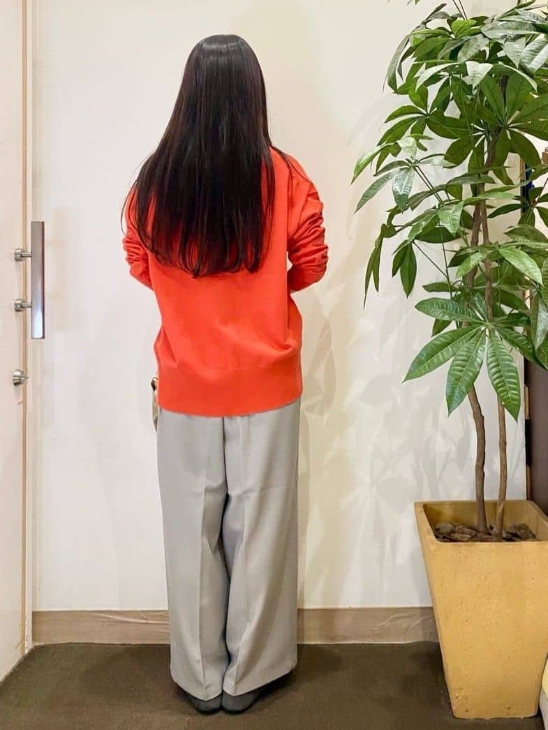 AYUMIさんの「SHOO･LA･RUE｜【洗える】もちもち ミドル丈ニットカーディガン」を使ったコーディネート