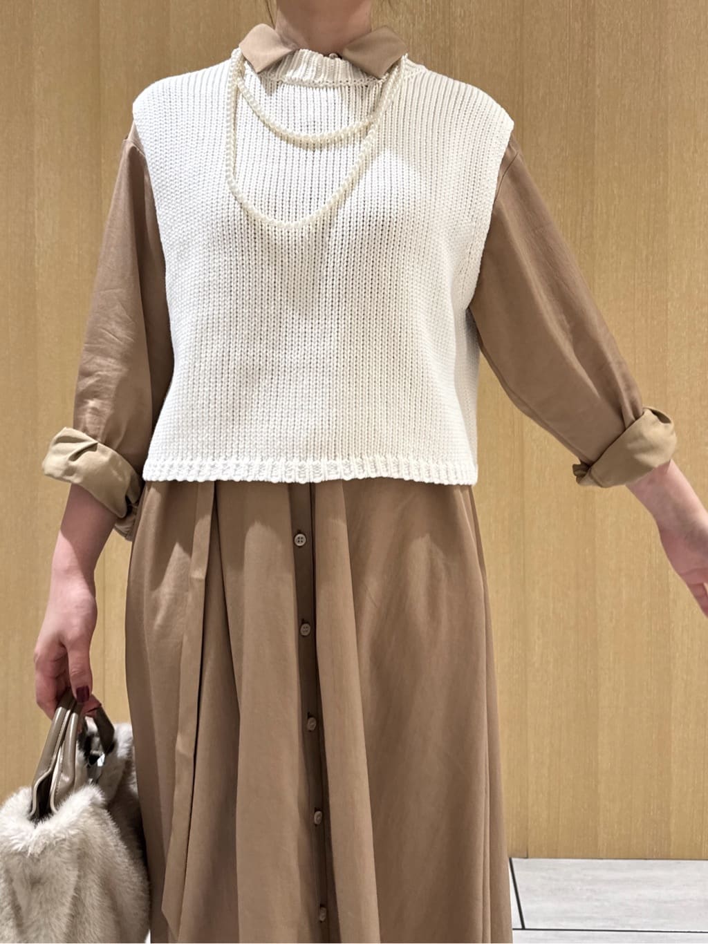 nanaさんの「UNTITLED｜【前開きボタン/ベルト付/羽織シャツ/】2WAYトレンチ風ワンピース」を使ったコーディネート