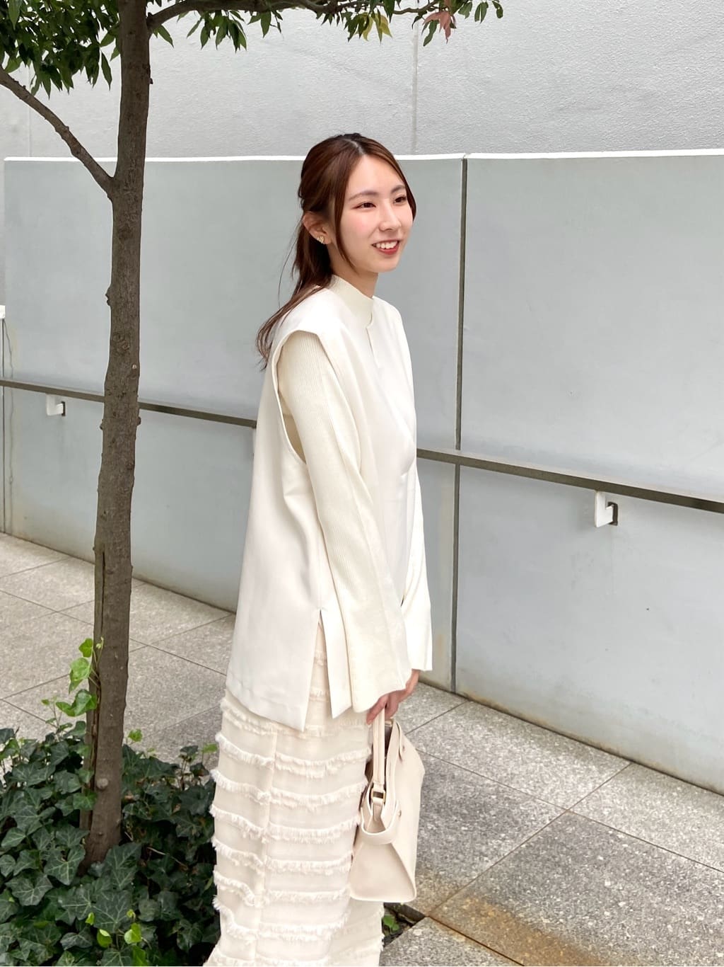 めぐさんの「OPAQUE.CLIP｜フリンジボーダージャカードワイドパンツ【洗濯機洗い可】」を使ったコーディネート