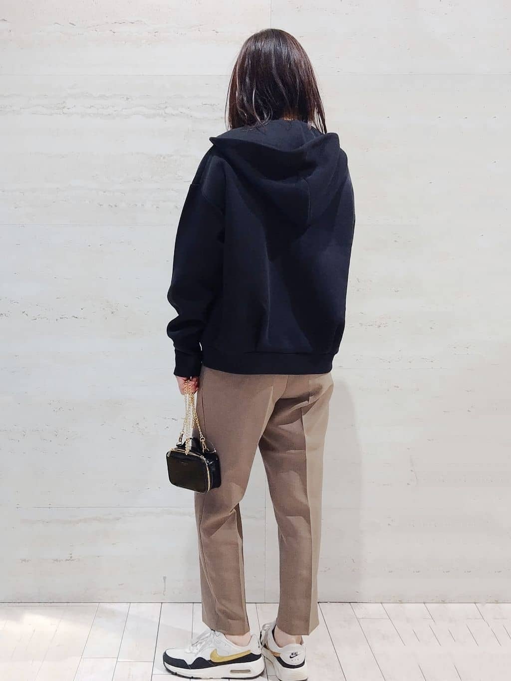 よしみさんの「OPAQUE.CLIP｜ロングロゴTシャツ【洗濯機OK】」を使ったコーディネート