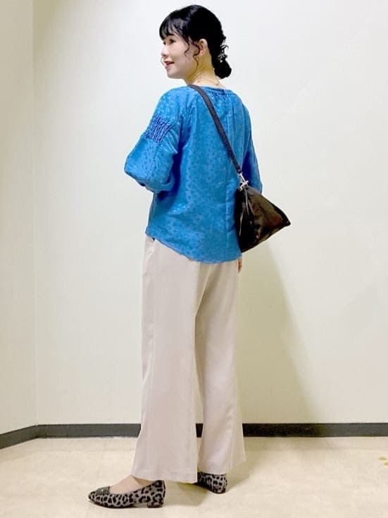  beni_gingerさんの「Reflect｜【接触冷感／マシンウォッシュ可／ウエスト総ゴム】ワイドシルエットパンツ」を使ったコーディネート