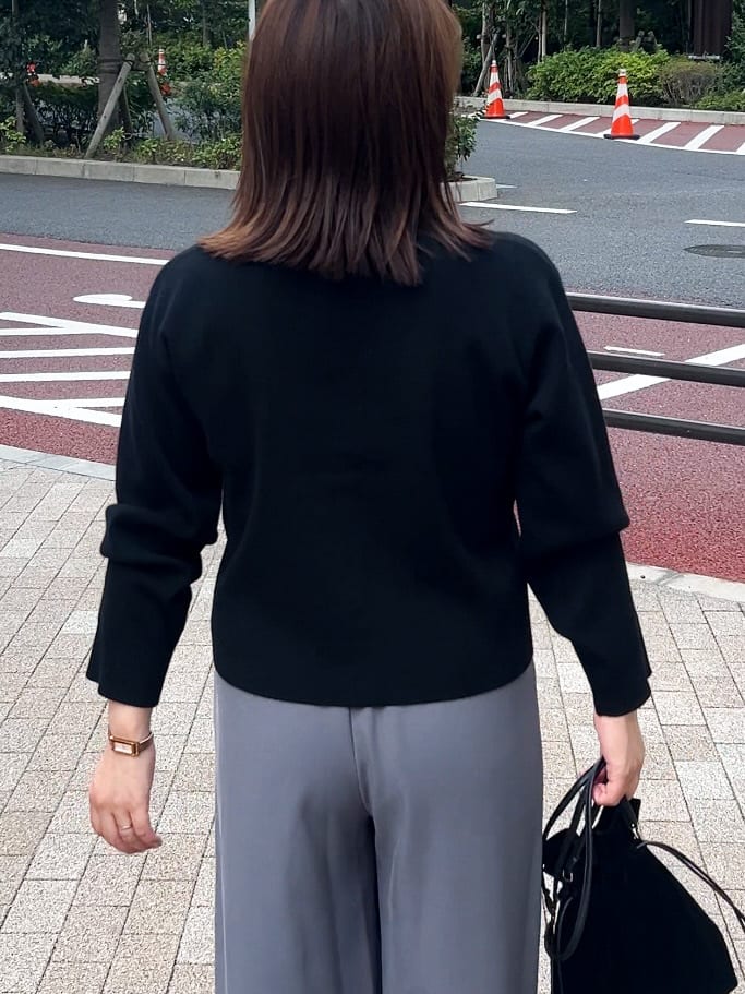 ちびゆきさんの「grove｜きれい見えとリラックス感を両立。秋の大人カジュアルに効くイージーパンツ」を使ったコーディネート