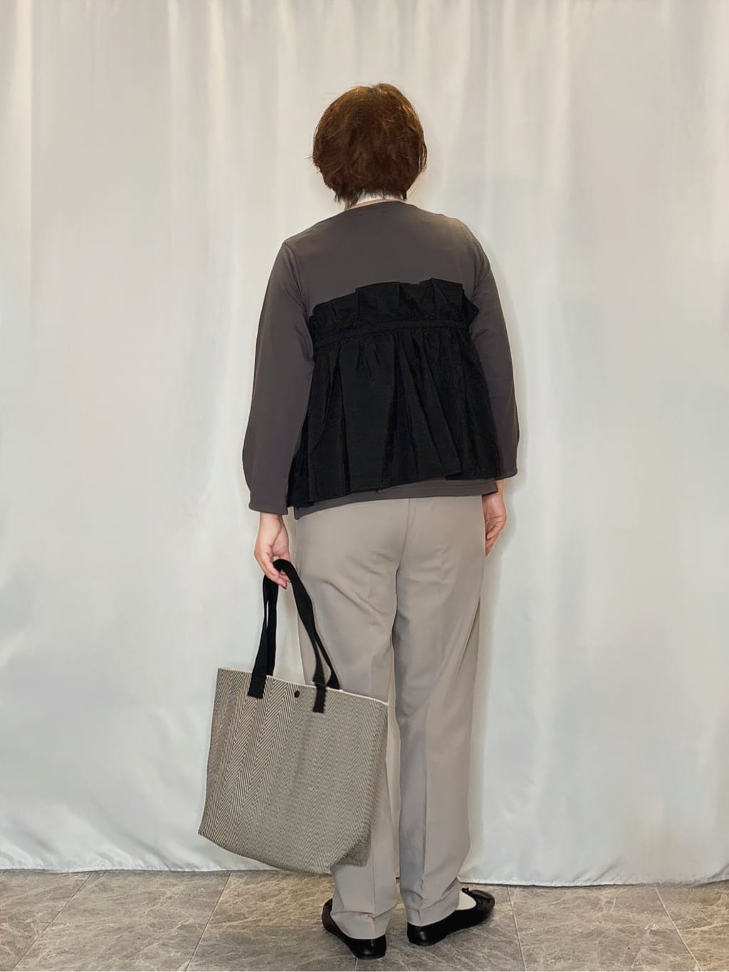 たみさんの「SHOO･LA･RUE｜【洗濯機可/S-LL】1枚で華やか フリルドッキングトップス」を使ったコーディネート