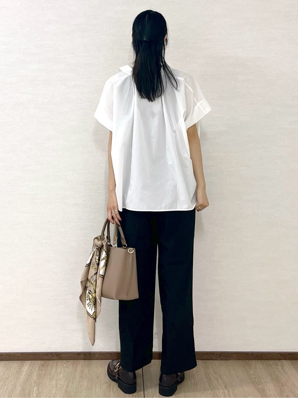sachikoさんの「OPAQUE.CLIP｜《andGIRL掲載》リラクシーシャツ【洗濯機洗い可】」を使ったコーディネート