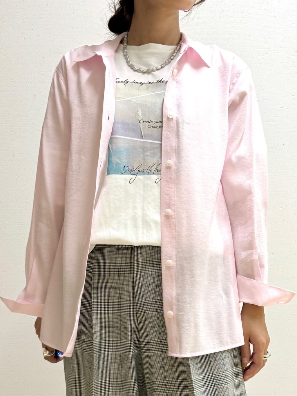 mamiさんの「INDIVI｜【体型カバー／清涼感】シアーオーバーシャツ」を使ったコーディネート