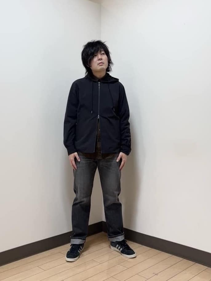 あきやまさんの「TAKEO KIKUCHI｜【3D ナイロン ストレッチ】ジップアップ フードブルゾン」を使ったコーディネート