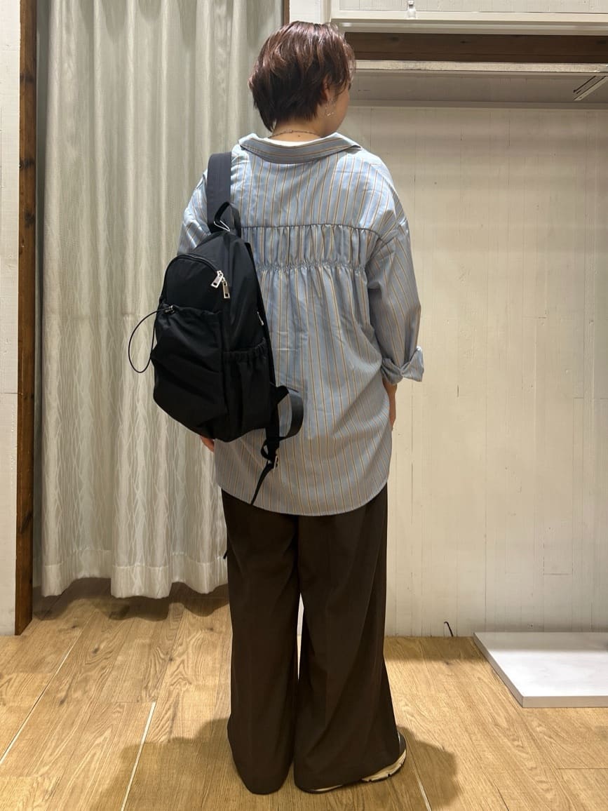 ga_riさんの「THE SHOP TK｜【後ろ姿もサマになる】ストライプ バックシャーリングシャツ/体型カバー/洗える」を使ったコーディネート