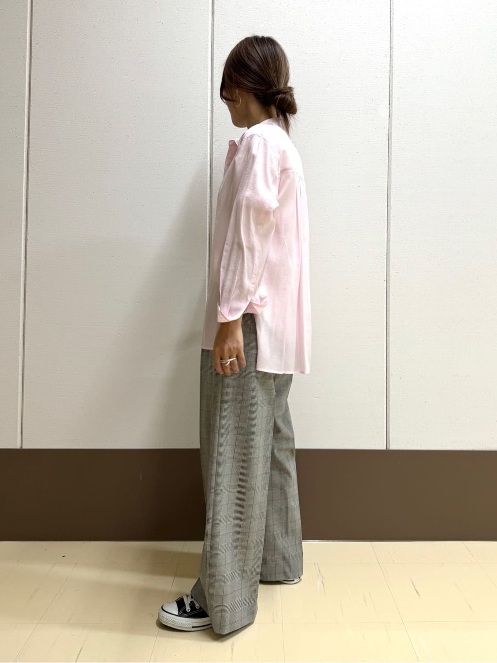 mamiさんの「INDIVI｜【体型カバー／清涼感】シアーオーバーシャツ」を使ったコーディネート