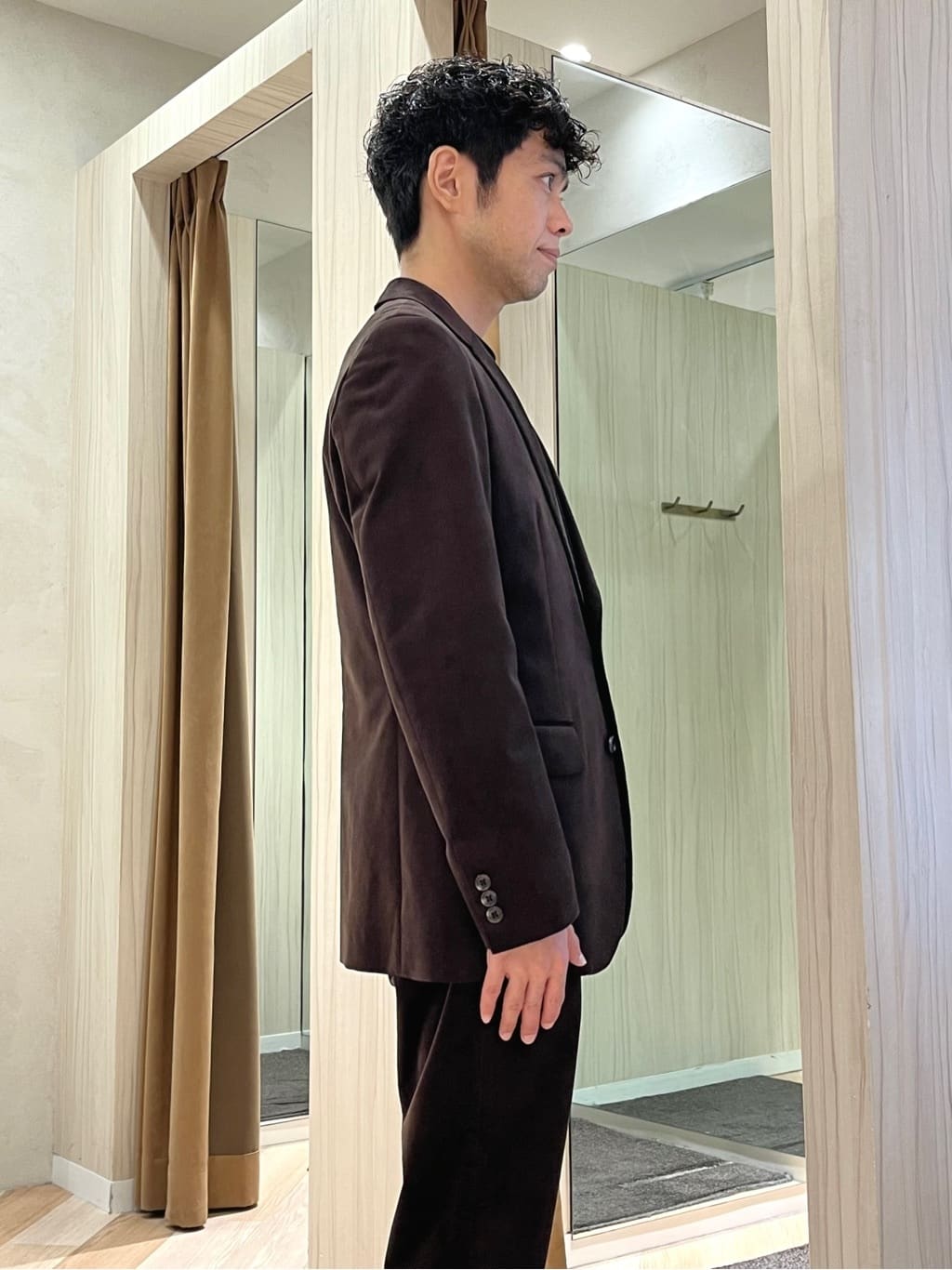 URAさんの「TAKEO KIKUCHI｜【Sサイズ～】ストレッチコーデュロイ ジャケット」を使ったコーディネート