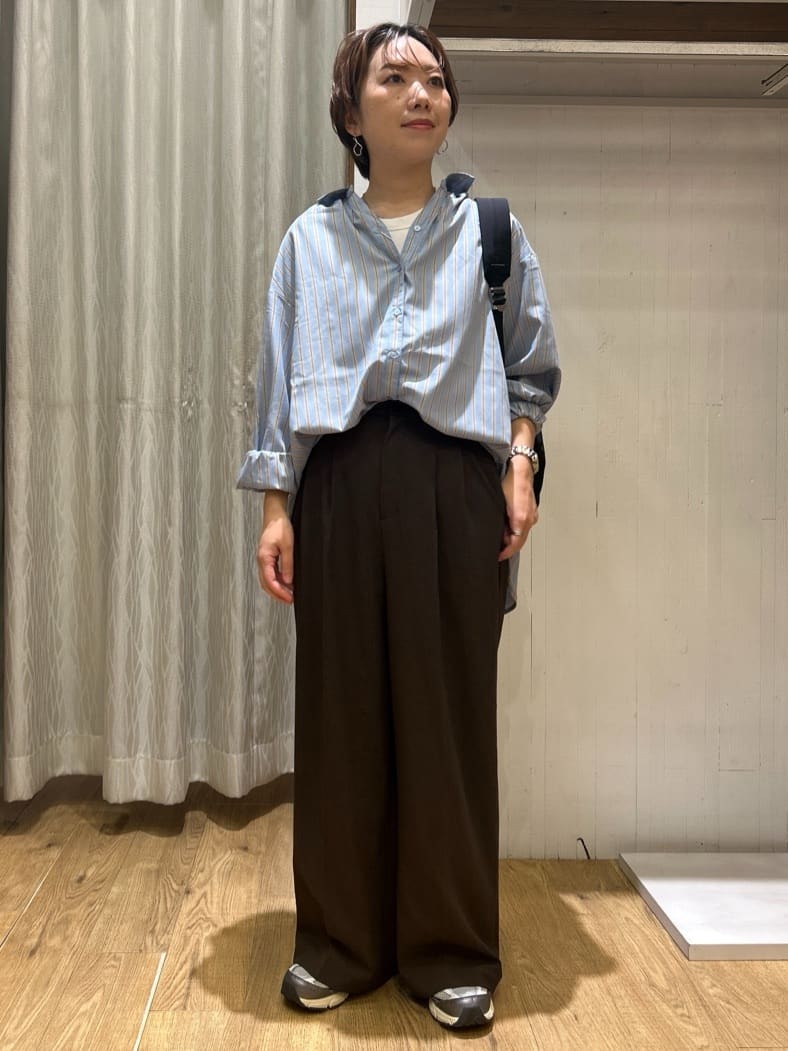 ga_riさんの「THE SHOP TK｜【後ろ姿もサマになる】ストライプ バックシャーリングシャツ/体型カバー/洗える」を使ったコーディネート