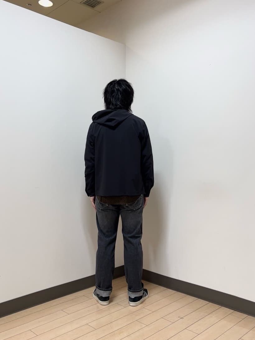 あきやまさんの「TAKEO KIKUCHI｜【3D ナイロン ストレッチ】ジップアップ フードブルゾン」を使ったコーディネート