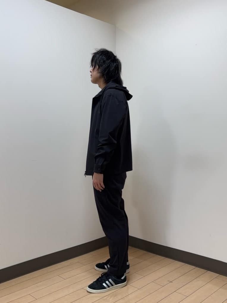 あきやまさんの「TAKEO KIKUCHI｜【3D ナイロン ストレッチ】ジップアップ フードブルゾン」を使ったコーディネート