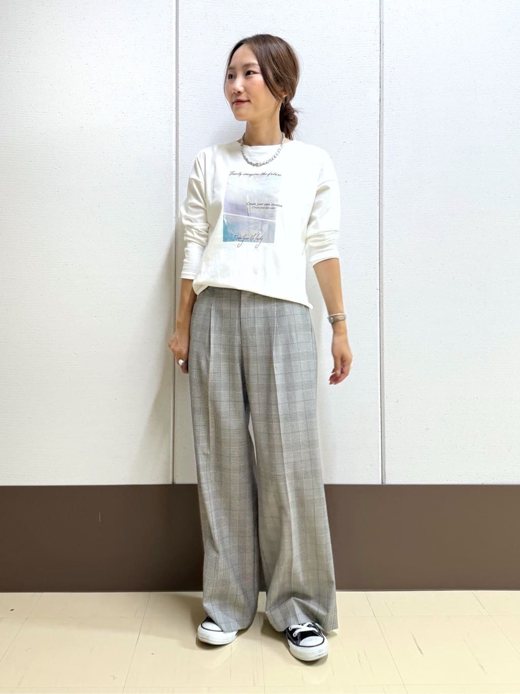 mamiさんの「INDIVI｜【体型カバー／清涼感】シアーオーバーシャツ」を使ったコーディネート