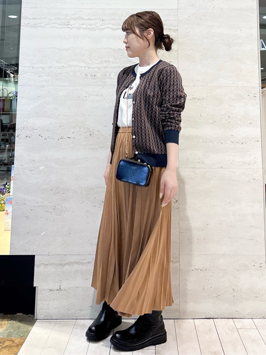 かほさんの「OPAQUE.CLIP｜ロングロゴTシャツ【洗濯機OK】」を使ったコーディネート