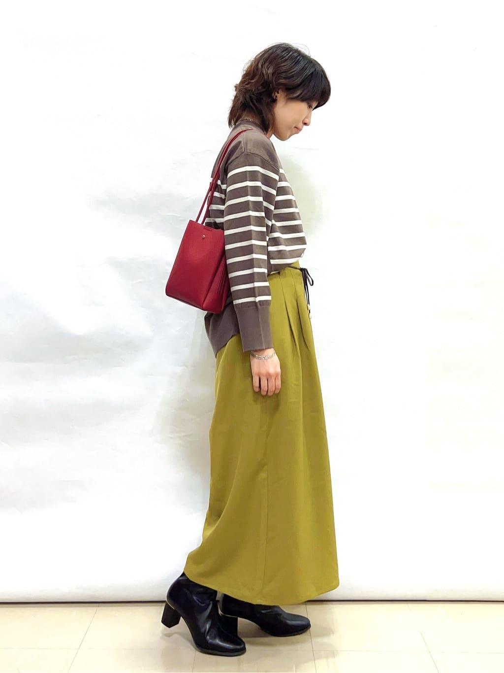 まっつんさんの「SHOO･LA･RUE｜【S-LL/2点セット】脚のラインを拾いにくい ベルト付きタックスカーチョパンツ」を使ったコーディネート