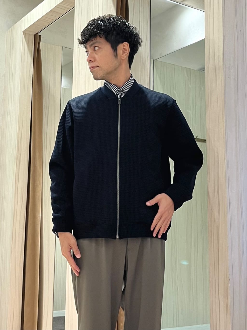 URAさんの「TAKEO KIKUCHI｜【抗菌防臭/シーズンレス】シアサッカー ジャージシャツ」を使ったコーディネート