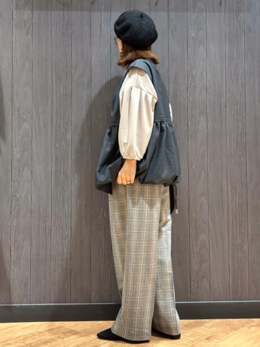 meiさんの「SHOO･LA･RUE｜【S-LL】美シルエット 裾バルーンシルエットジレ」を使ったコーディネート