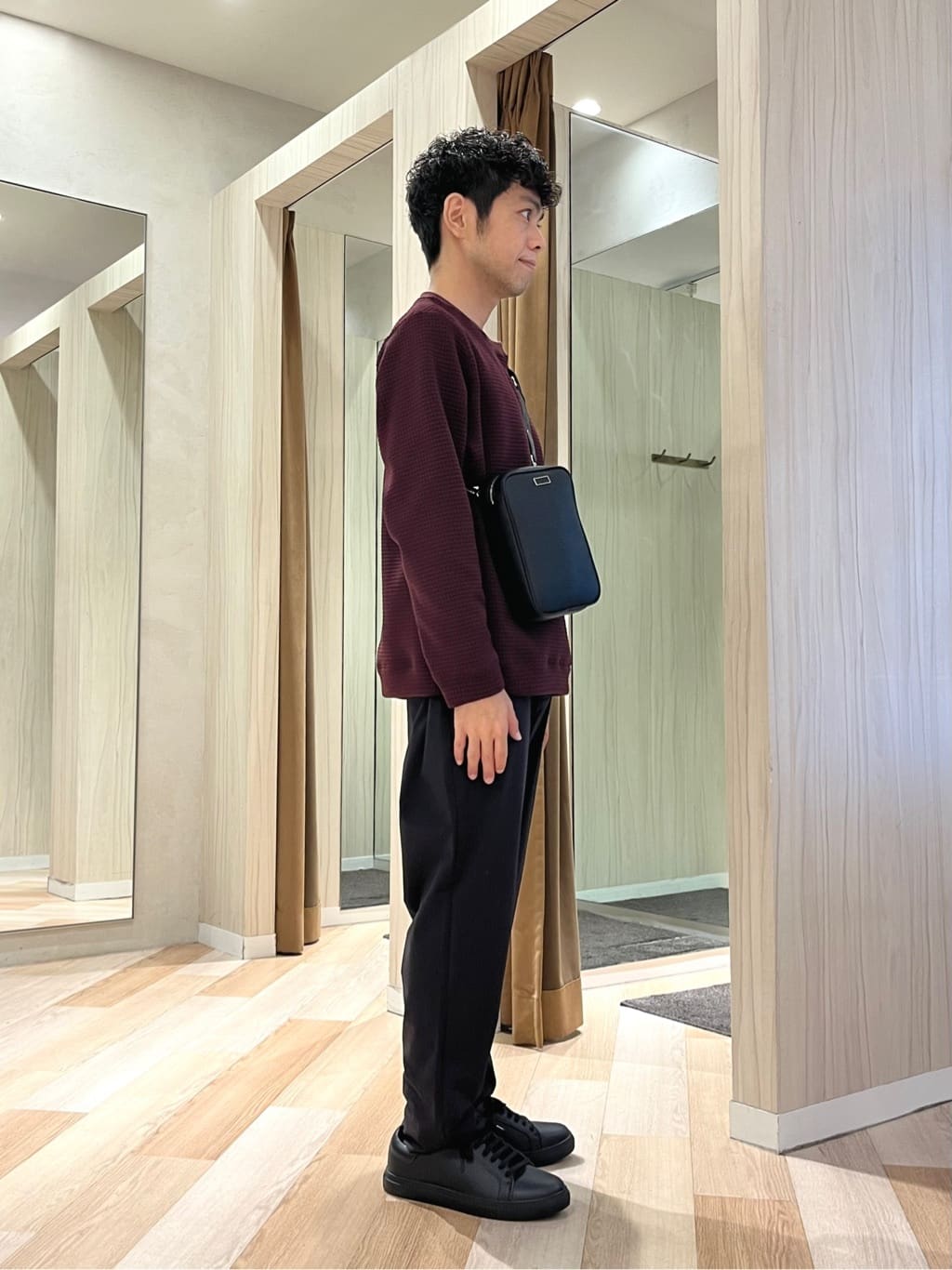 URAさんの「TAKEO KIKUCHI｜ニットライク プルオーバー」を使ったコーディネート