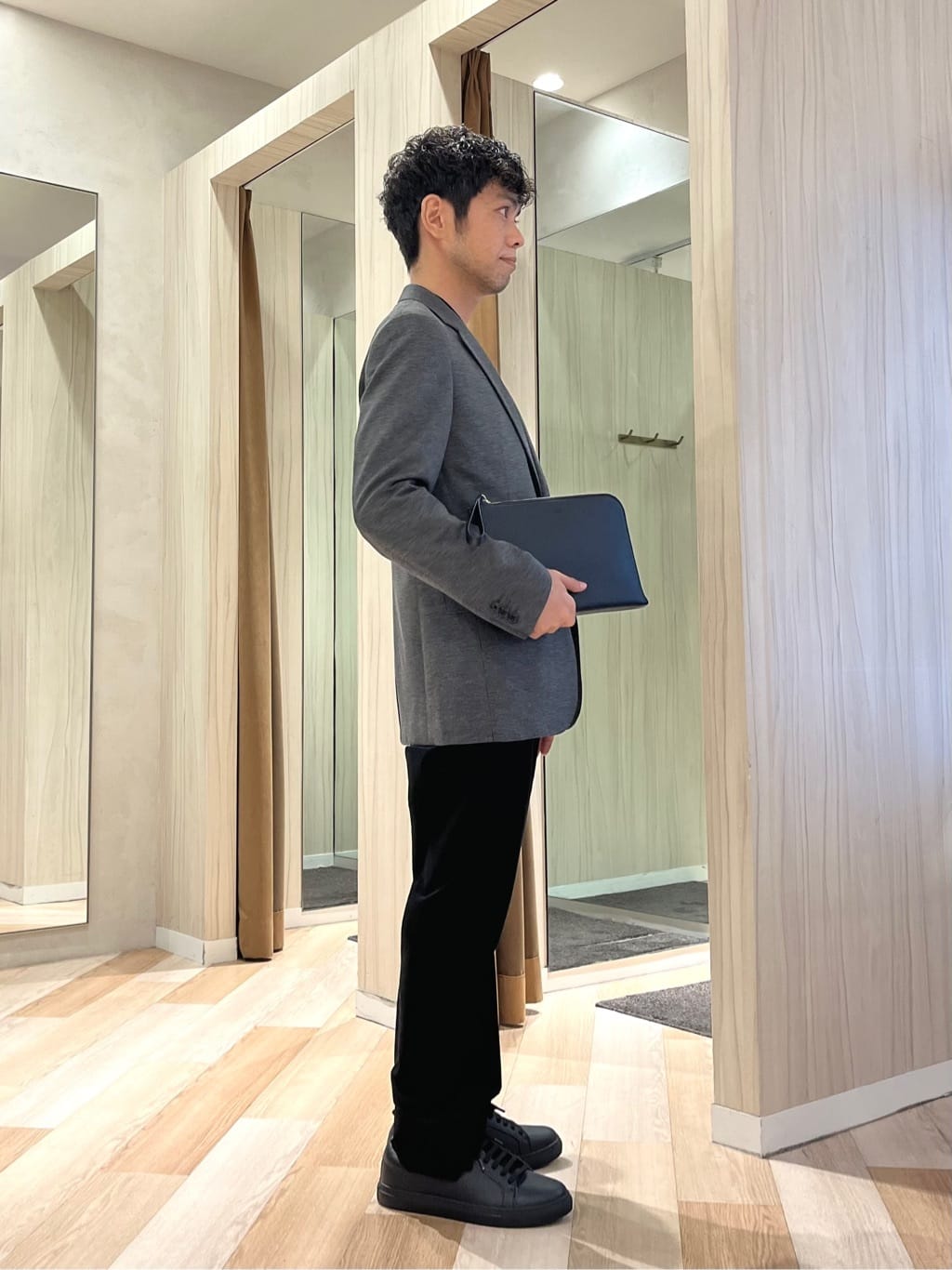 URAさんの「TAKEO KIKUCHI｜ハイゲージ モックネック ニット プルオーバー」を使ったコーディネート
