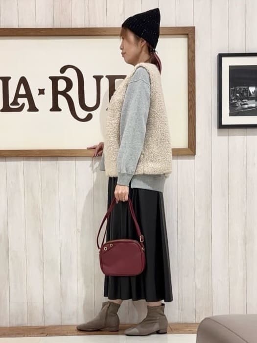 みきぽんさんの「SHOO･LA･RUE｜ふわふわファーベスト」を使ったコーディネート