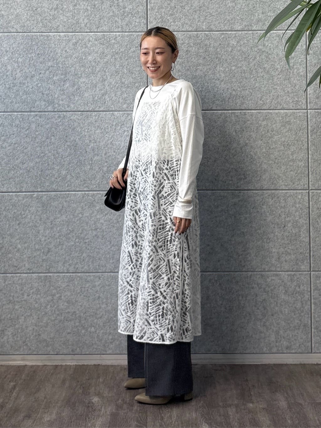 kotakiさんの「INDIVI｜【UVケア】プリントフォトロングTシャツ」を使ったコーディネート