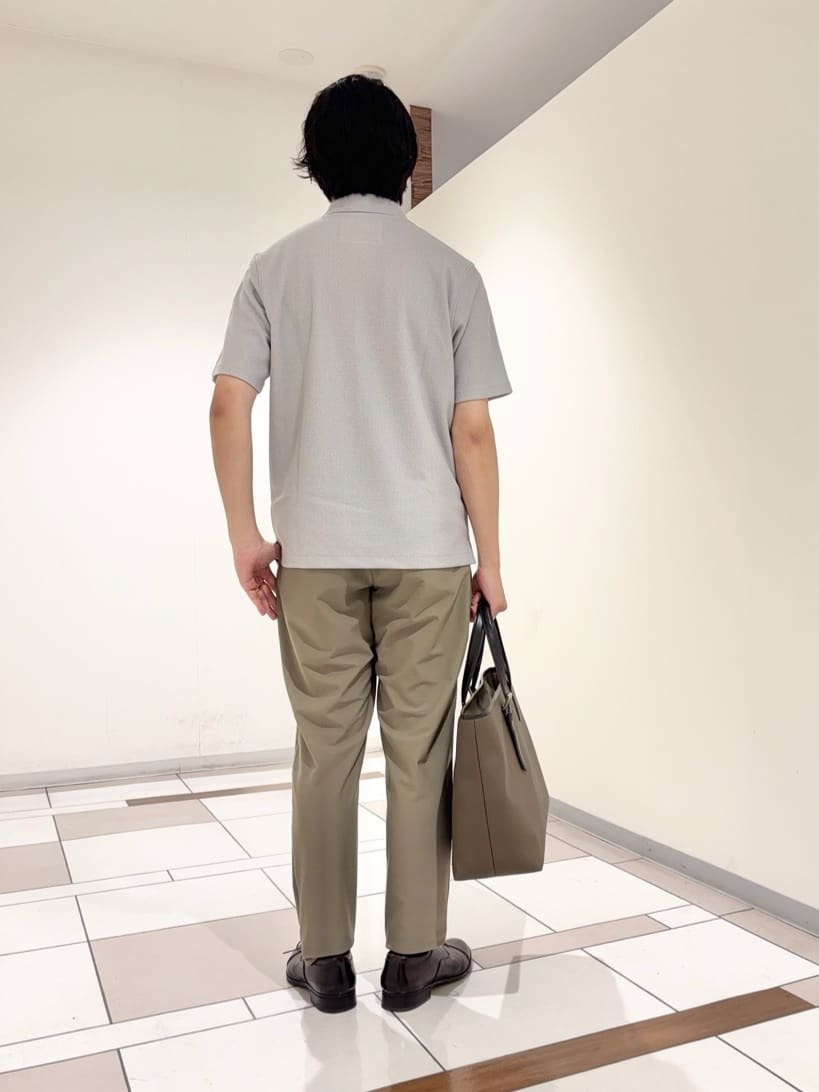 及川さんの「TAKEO KIKUCHI｜【COOL CITY WEAR】エアートール パンツ /接触冷感・通気性」を使ったコーディネート