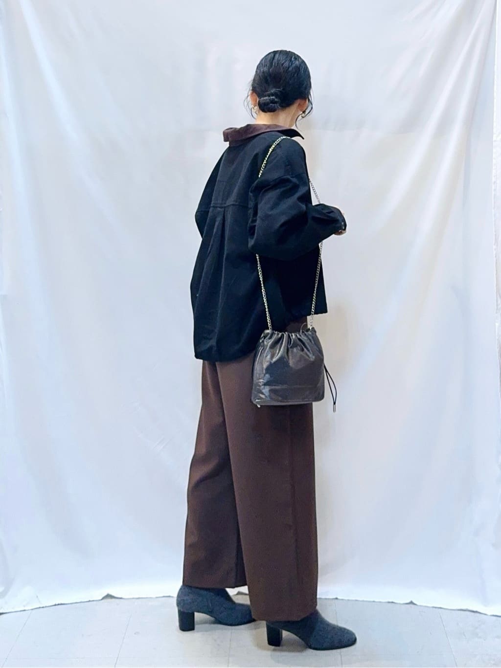 𝐇𝐢𝐫𝐨𝐦𝐢さんの「SHOO･LA･RUE｜大人カジュアルな一着。カバーオール」を使ったコーディネート