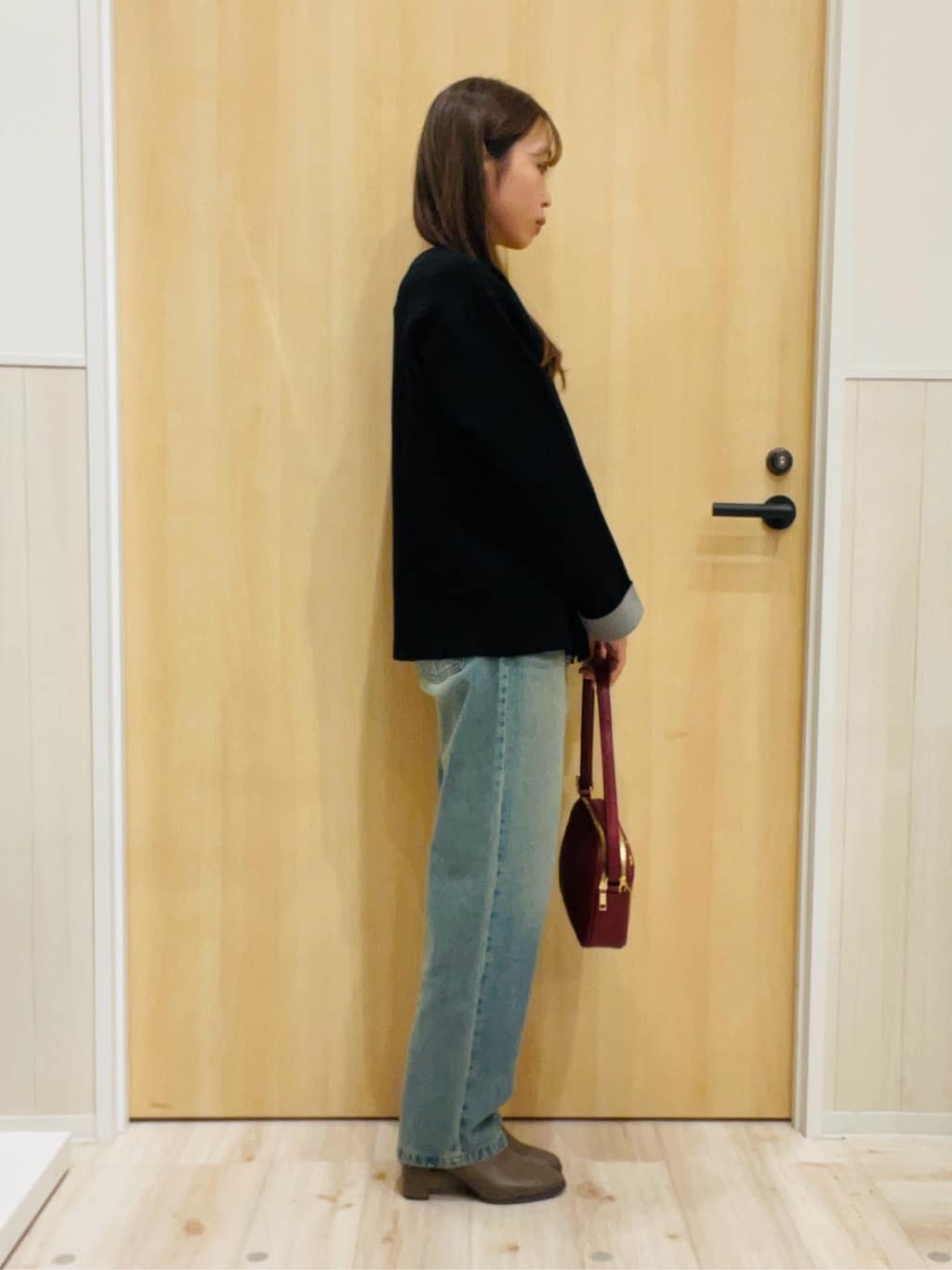 minamiさんの「SHOO･LA･RUE｜【S-LL】程よくゆったりな 柔らかデニムテーパードパンツ」を使ったコーディネート