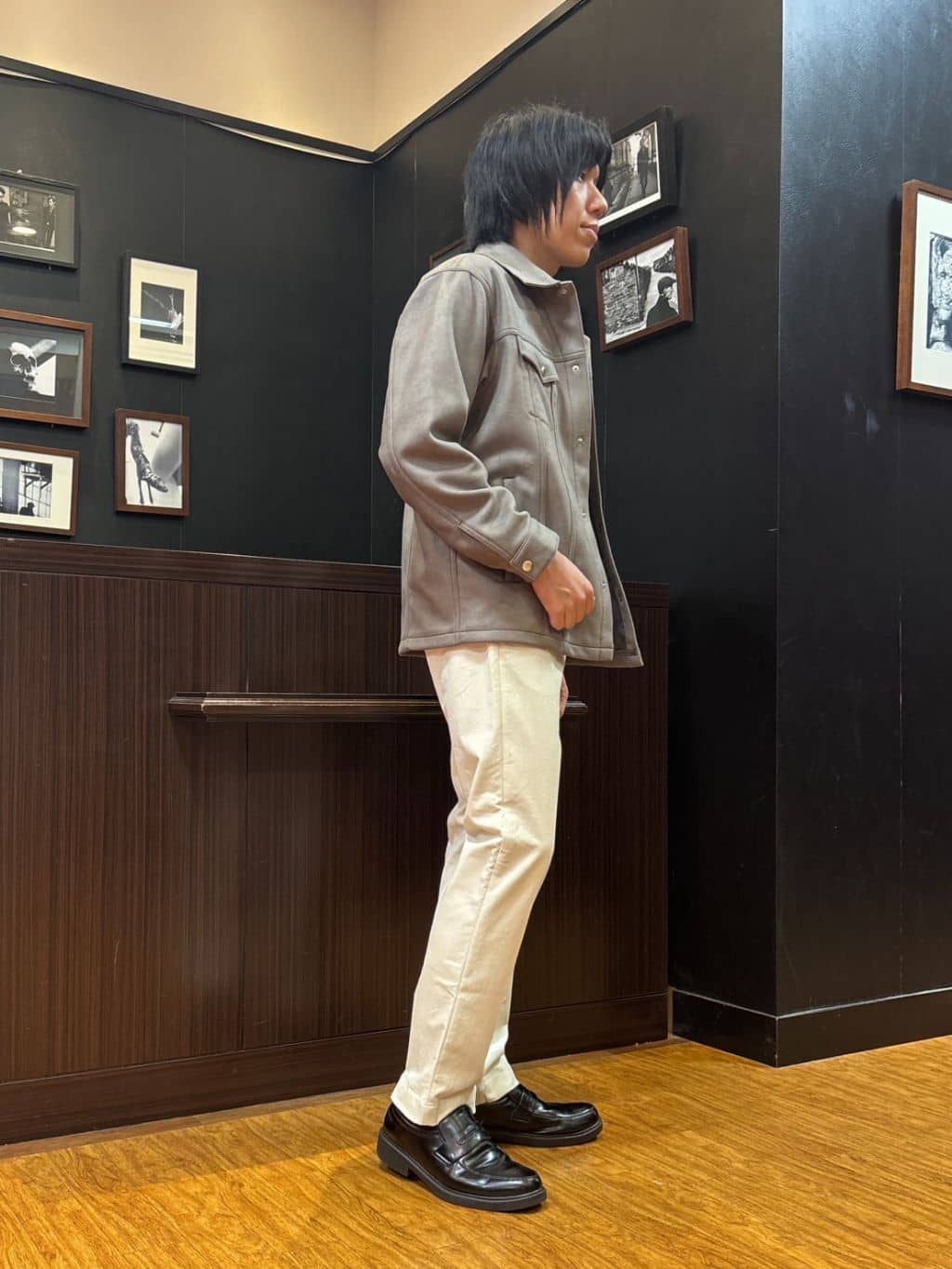 moritaさんの「TAKEO KIKUCHI｜サイドゴアストレッチコーデュロイパンツ」を使ったコーディネート