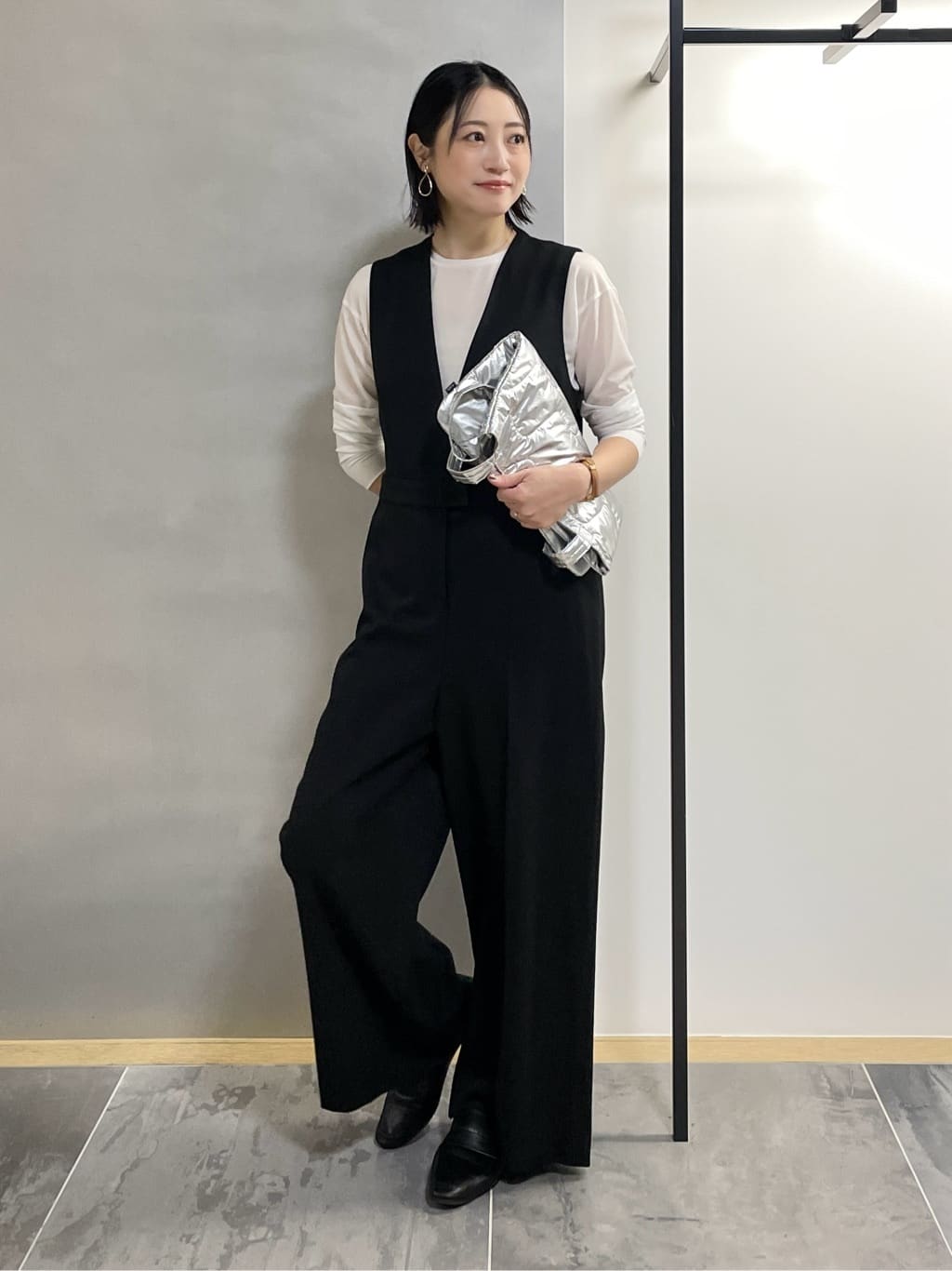 shihoさんの「INDIVI｜【トレンド／スタイルアップ】ストレッチコンビネゾン」を使ったコーディネート