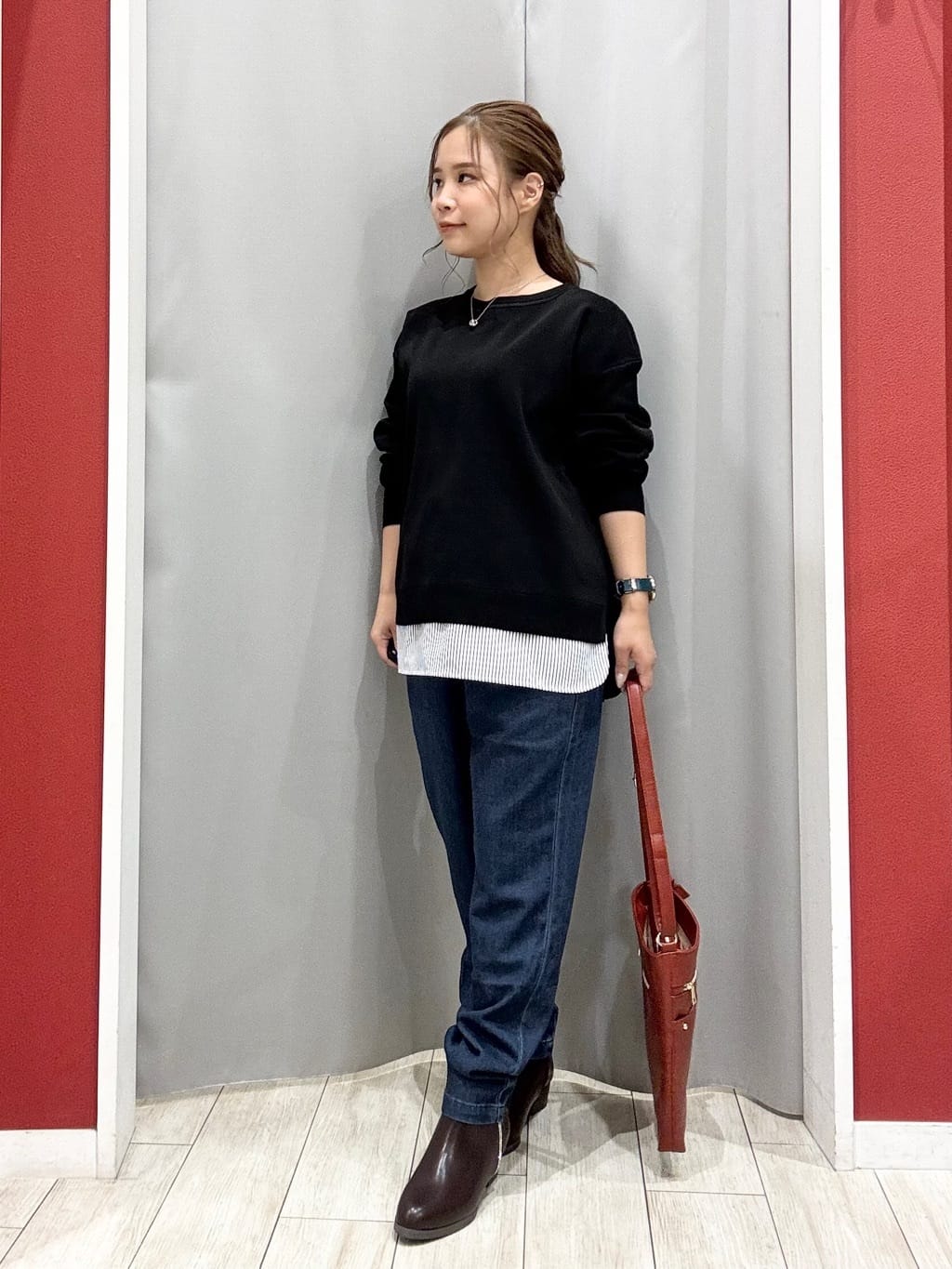 shioさんの「SHOO･LA･RUE｜【高レビュー/SS-LL/美脚シルエット】自然に体型カバー イージーデニム テーパードパンツ」を使ったコーディネート