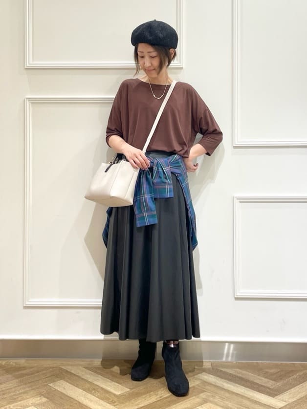 SOさんの「SHOO･LA･RUE｜【7分袖】裾タックデザインカットソー」を使ったコーディネート
