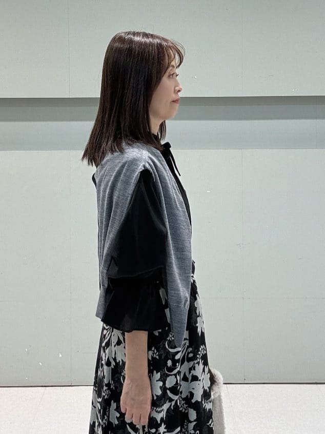 makiさんの「UNTITLED｜【アンサンブル可/洗える/Vネック】ウールシルクカーディガン」を使ったコーディネート