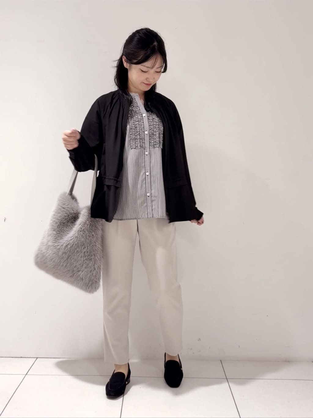 momokoさんの「INDIVI｜【洗える】胸元タックフリル長袖ブラウス」を使ったコーディネート