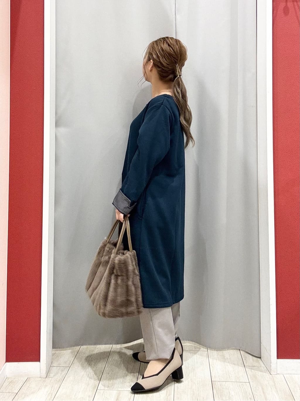 shioさんの「SHOO･LA･RUE｜【洗濯機可/S-3L/美脚シルエット】通勤・セレモニーにも　きちんと見えする ソフトスティックパンツ」を使ったコーディネート