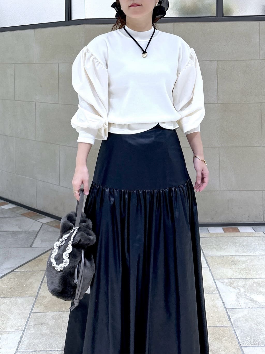 よねさんの「INDIVI｜【再入荷】ファブリックフォルムスリーブニット」を使ったコーディネート
