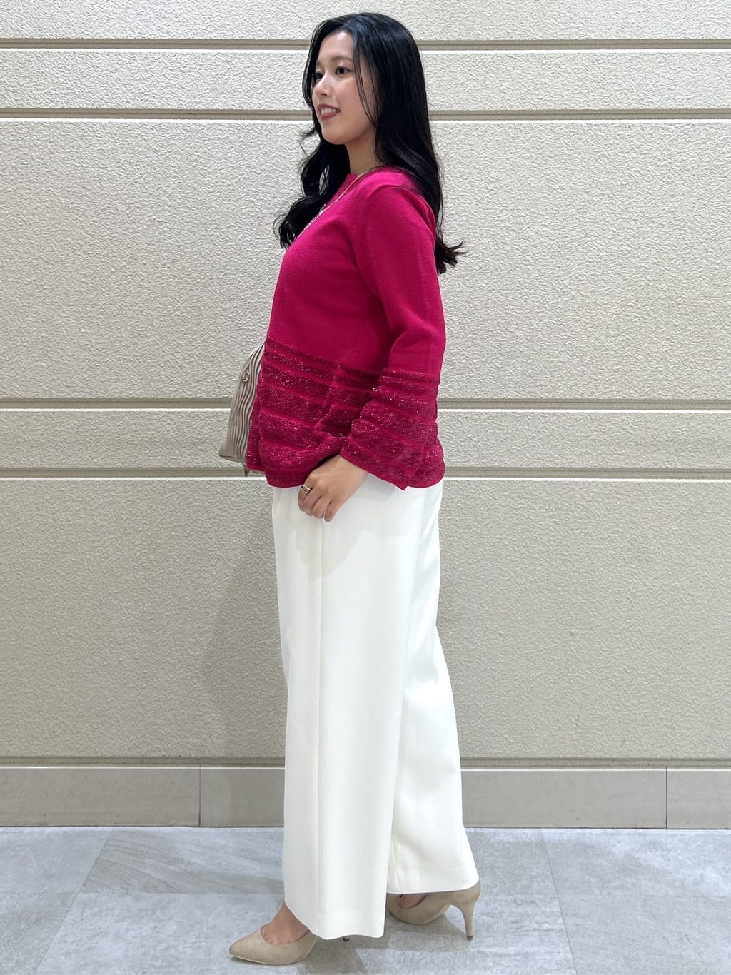 Momokaさんの「COUP DE CHANCE｜【手洗い可】ラメフェザーデザイン ニットトップス」を使ったコーディネート