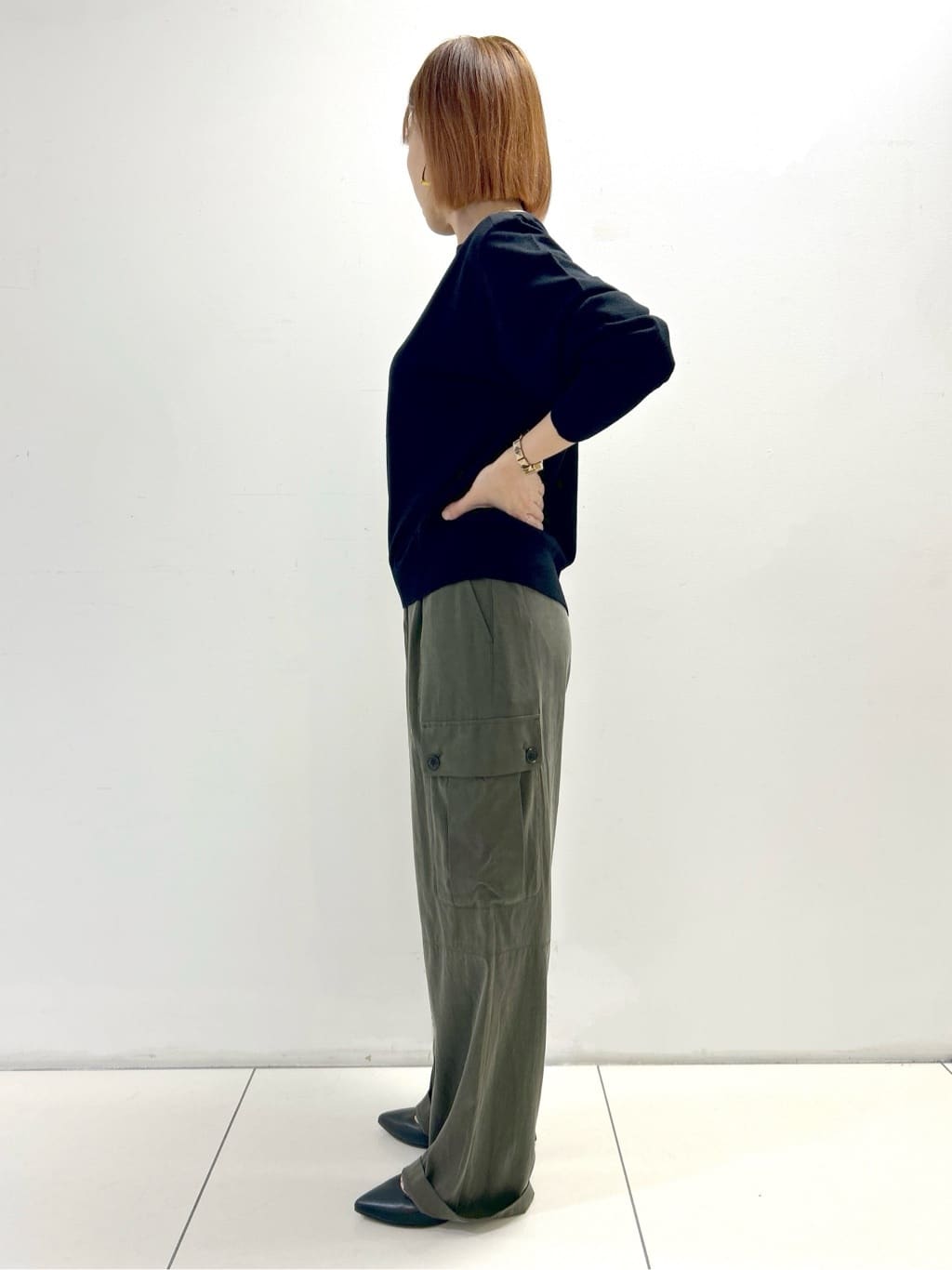 hacoさんの「UNTITLED｜【アンサンブル可/洗える】シルクウールカシミヤ ドルマンスリーブニット」を使ったコーディネート