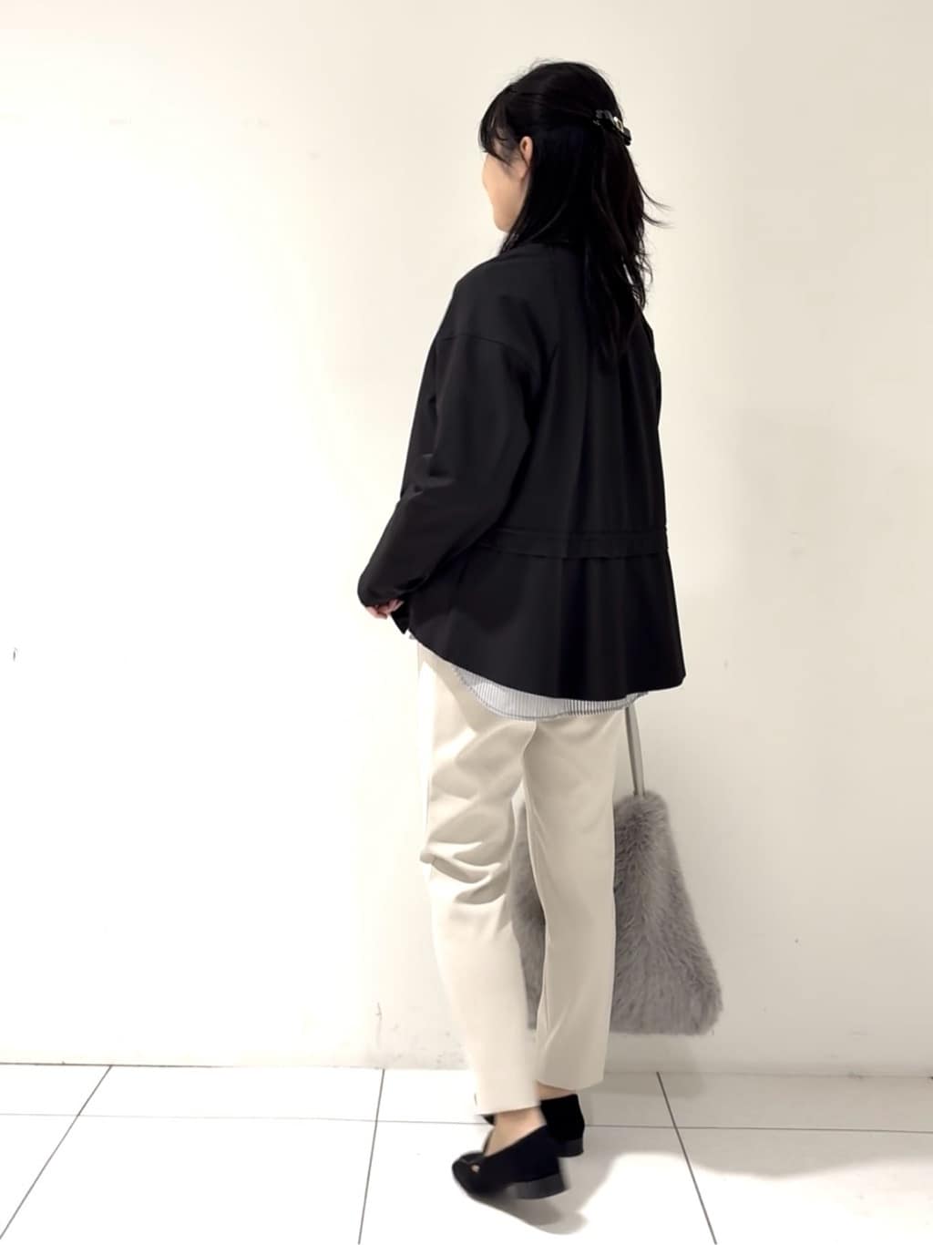 momokoさんの「INDIVI｜【洗える】胸元タックフリル長袖ブラウス」を使ったコーディネート
