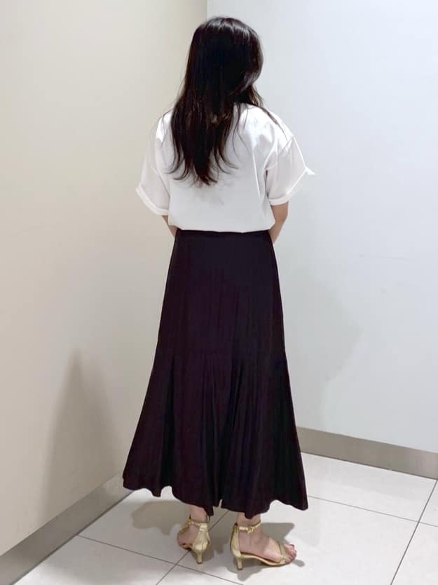 kanaさんの「UNTITLED｜【コットン100/ゆったり/ショート丈/洗える】ベロアロゴTシャツ」を使ったコーディネート