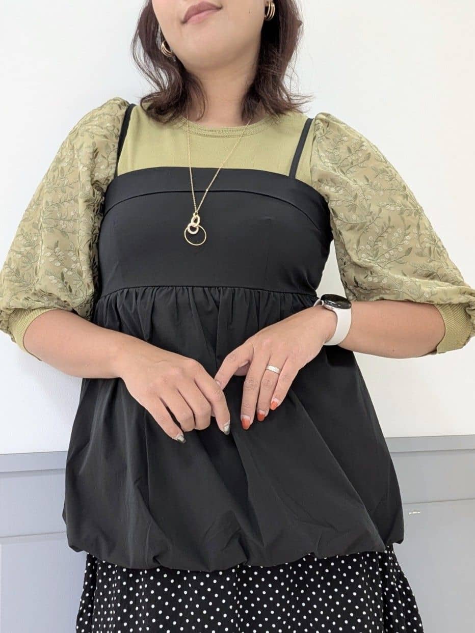 じゃんみなさんの「grove｜【二の腕カバー】繊細さと上品さをまとう袖刺繍プルオーバーニット」を使ったコーディネート