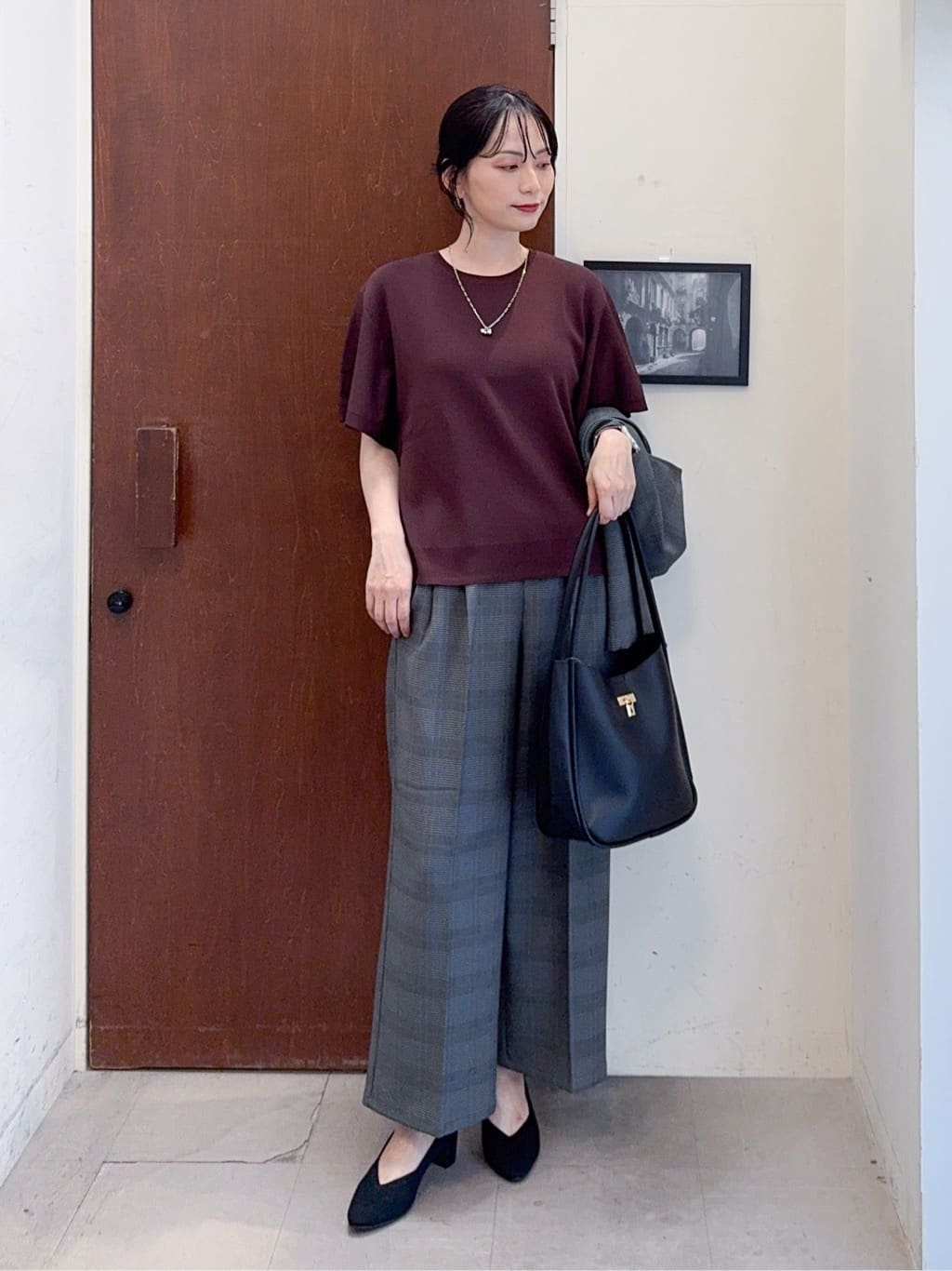 𝐇𝐢𝐫𝐨𝐦𝐢さんの「SHOO･LA･RUE｜【S-LL/セットアップ可/洗濯後しわになりにくい】ダブルベスト」を使ったコーディネート