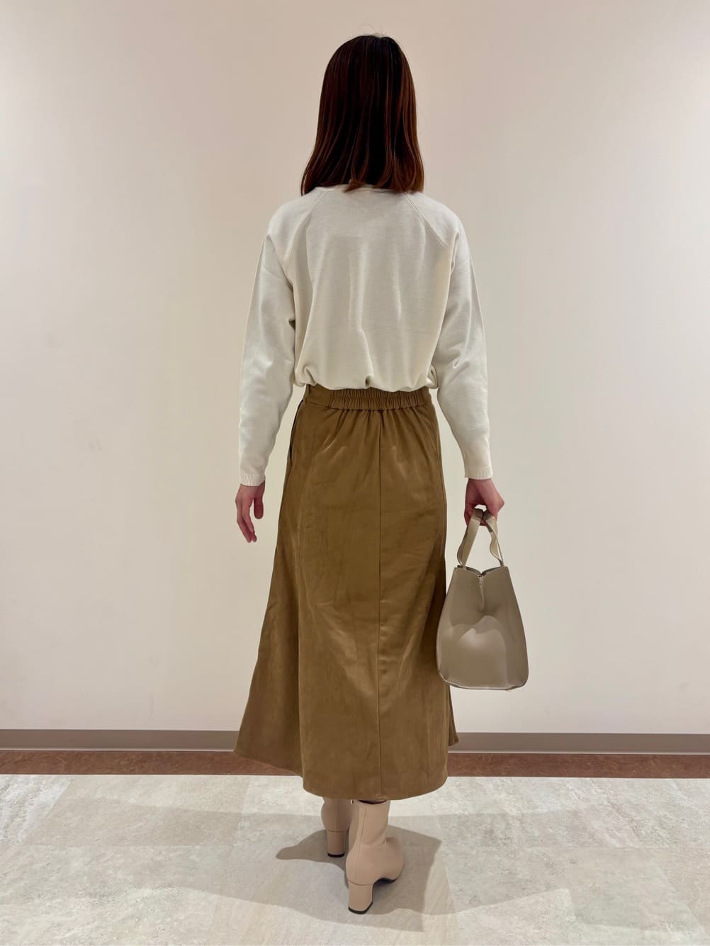 miさんの「grove｜最終お値下げ！！【洗える/毛玉軽減】天竺ラグランスリーブプルオーバー」を使ったコーディネート